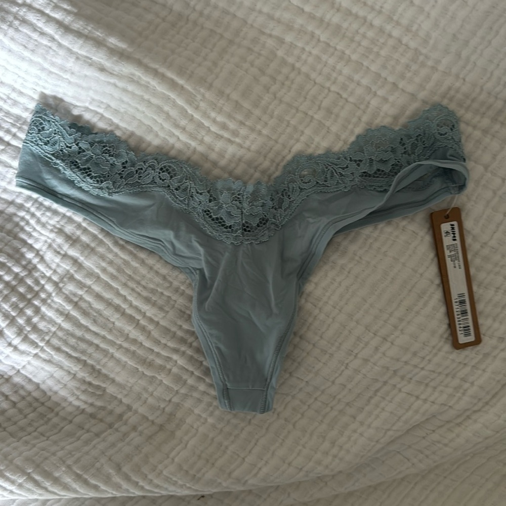 SKIMS Fits Everybody Lace Thong